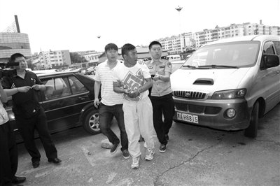 破镜难圆男子13刀捅死前妻