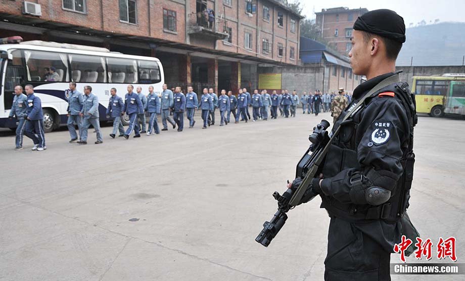 市肖公庙路的达州监狱一千余名服刑人员,分批有序地向罗江镇新址搬迁