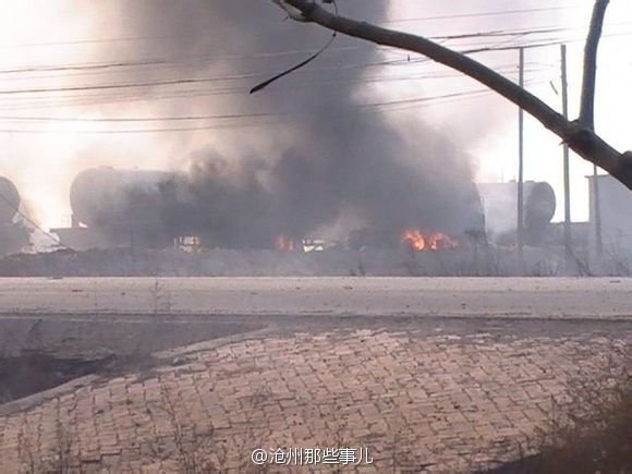 河北黄骅一私人液化气站发生连环爆炸 一人受