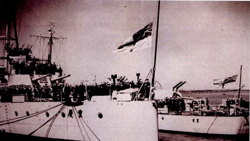 重庆号起义 遭国民党空军猎杀击沉始末