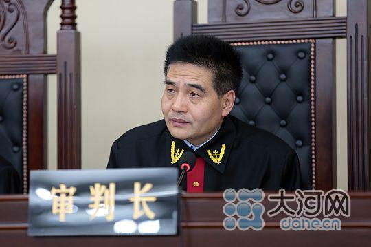 男子夜闯民宅持刀杀三人 5岁女孩被打晕活埋