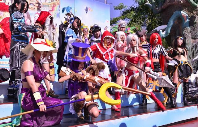 百人水上撕名牌 “撕开”欢乐谷狂欢节序幕_新闻_腾讯网