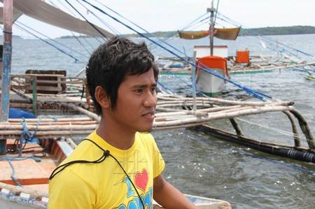 菲渔民称与中国渔民相处融洽 盼黄岩岛事件平息