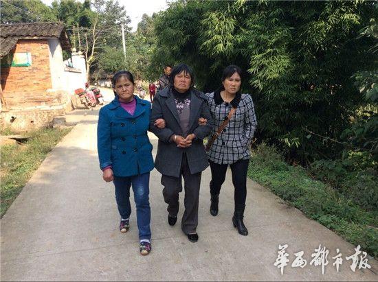 5人相继跳水救落水男童 大人小孩4人溺亡(图)