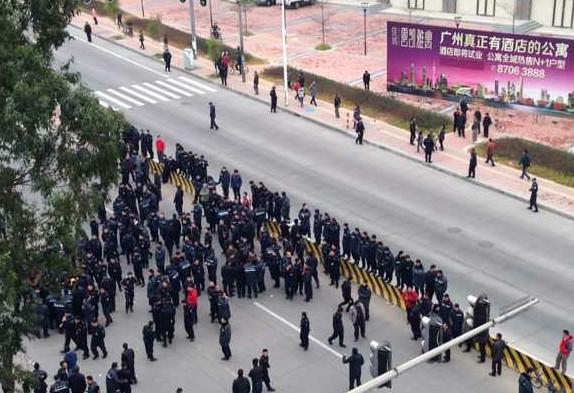 广州押运员不满薪酬和枪支管理罢工