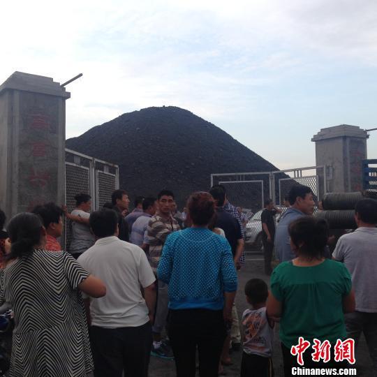 黑龙江鸡西煤矿透水事故致25人被困 矿主被控制