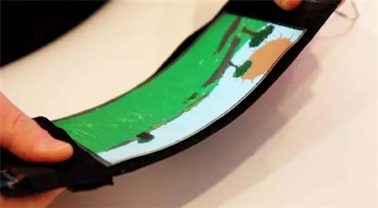 可以被任意掰弯的柔性手机_新闻_腾讯网