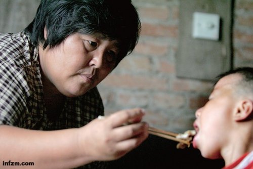 兰考“弃婴王国”：那么多的爱 那么少的钱