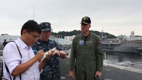 中国记者登驻日美航母：美军士兵鄙视日本军力