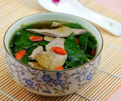 养肝明目 当归杞子滚猪肝