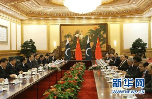 On July 5, li Kejiang of premier of Chinese the State Council holds a talk in Beijing and Pakistan premier Xielifu. Liu Weibing of reporter of Xinhua News Agency is photographed
