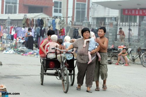 兰考“弃婴王国”：那么多的爱 那么少的钱