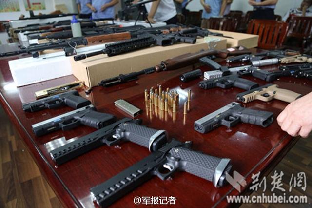 武汉破获网络贩枪案 收缴气枪仿真枪38支(图)
