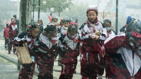 北方多地遭暴雪低温袭击 数省高速公路关闭(图)