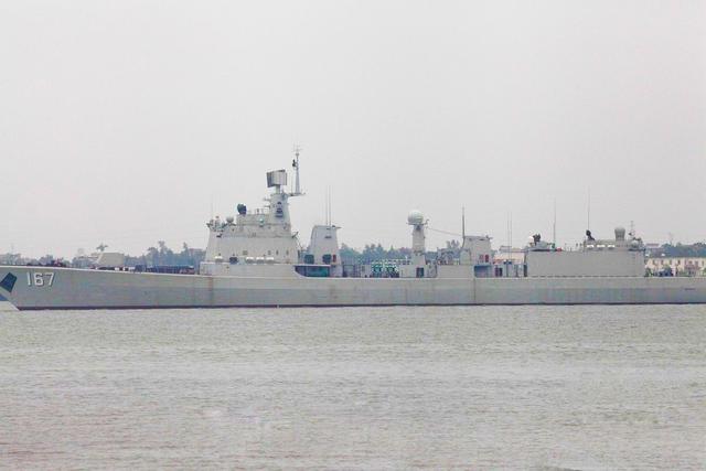 参考消息网8月13日报道 英媒称,中国唯一的旅海级驱逐舰"深圳"号(051b