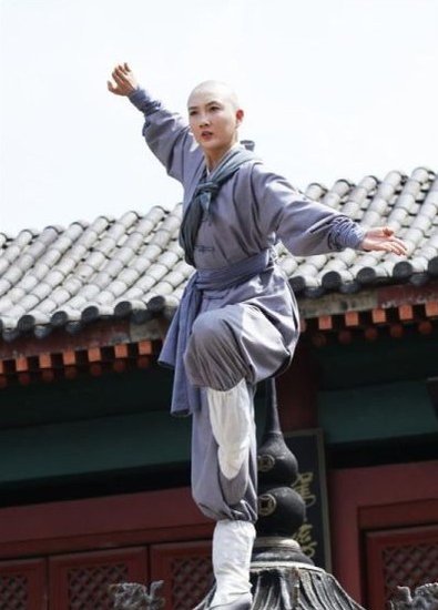 三十多个妙龄女尼姑上阵杀鬼子图片