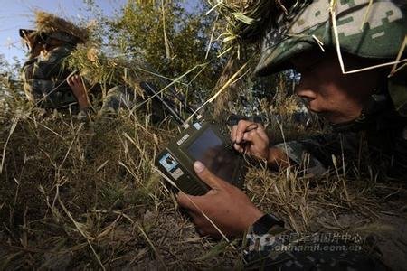 南京军区演习配新设备 特种兵可召唤炮火打击