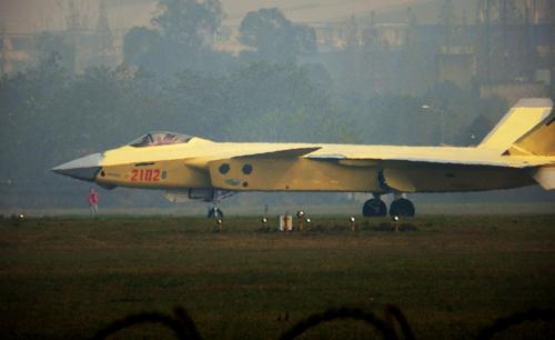 尹卓:中国歼20电子元器件性能超越美军F-22