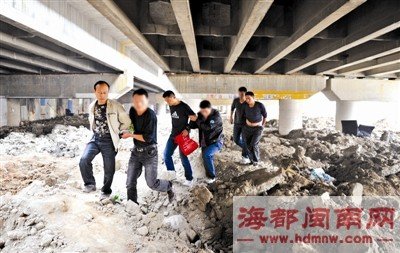 泉州捣毁15人色诱团伙 黑色丝袜女落网(图)