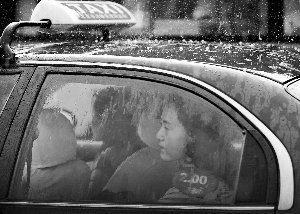 北京一日内经历晴空冰雹大雨阳光强对流天气