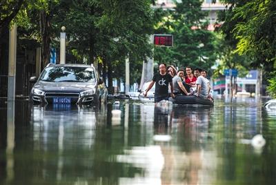 武汉渍水围城背后填湖史：多个小区曾是湖面(图)