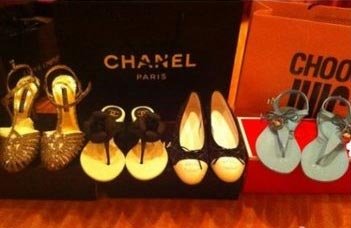 传吉林市驻京办女职员微博炫富 官方称无此人