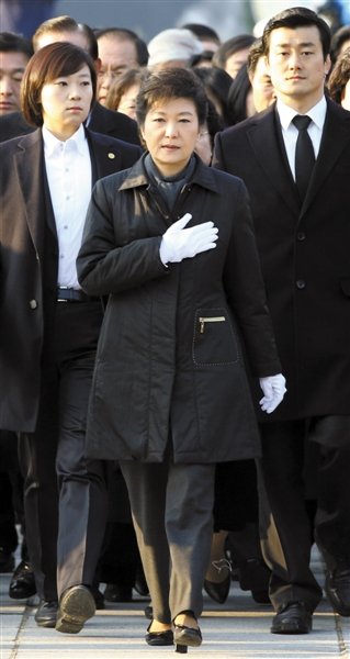 20日，韩国首尔，朴槿惠按照惯例参拜韩国国立显忠院。