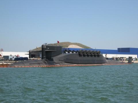 中国航母不能装核潜艇反应堆