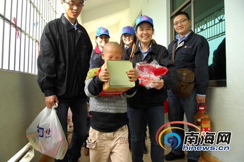 海南金海浆纸50志愿者情暖儋州福利院儿童_新