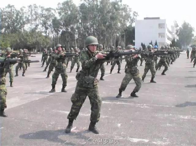 刺刀比手枪好用：解放军恢复中断二十多年的刺杀训练