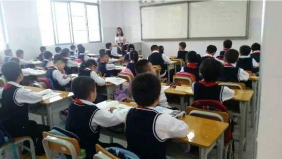 南宁市虹桥小学内。