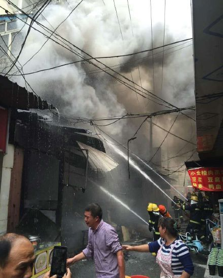 芜湖爆炸小馆价格便宜顾客多 事后学生自发献血