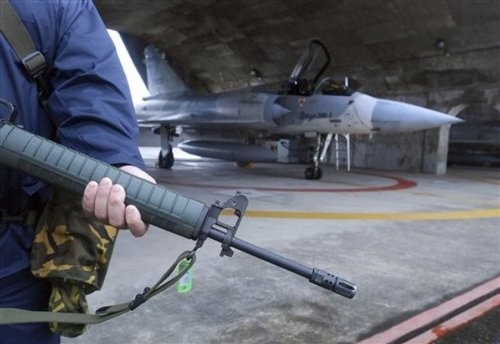 台军幻影战机演习假打 平可夫批其不如大陆歼