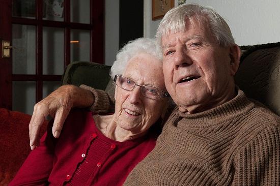 全球最老新婚夫妇即将诞生91岁老翁娶96岁女友