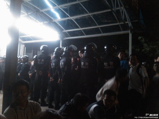 警察在景区门口