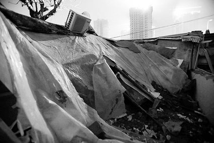 北京门头沟一平方房顶被炸塌 7人受伤