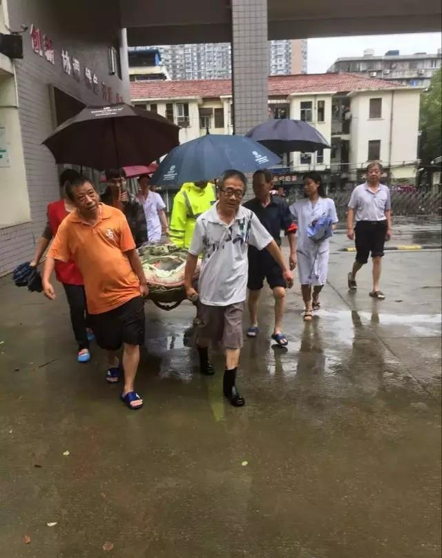 前线手记：武汉卫计系统24小时坚守防灾减灾一线