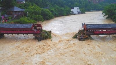 “莫兰蒂”致江南暴雨 浙江紧急转移7万人(图)