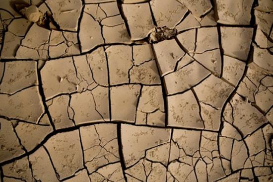 厄尔尼诺现象致持续干旱 非洲南部面临饥饿威胁