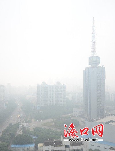 海口市区受大雾影响 PM2.5检测数据显示为良