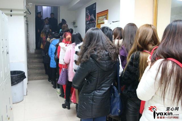 <em>乌鲁木齐</em>警方突查娱乐<em>场所</em> 驱离813名陪侍_新