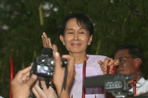 昂山素季：“缅甸玫瑰”是怎样绽放的？