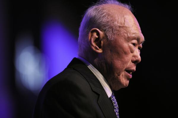 李光耀:如果新加坡将来搞两党制 我会十分惋惜