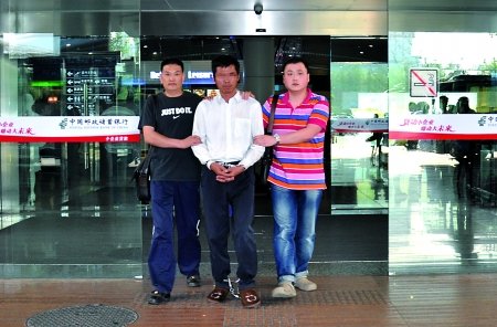 卖淫团伙编造“贫困生愿献处女身”短信揽客