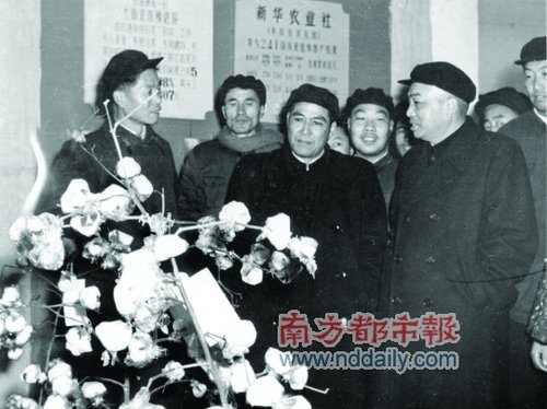 谁被怀疑向彭德怀提供致信毛泽东的材料