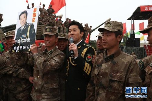 专家：文工团已被妖魔化 文艺兵有存在必要