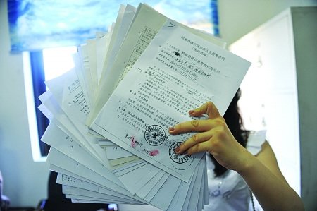 黑中介称出国打工月薪2万 12名民工被骗27万