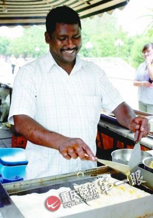 印度小伙来华卖饼年入数十万 欲娶中国妹(图)