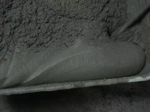 水泥操作技法大揭秘:水泥浆比例正确