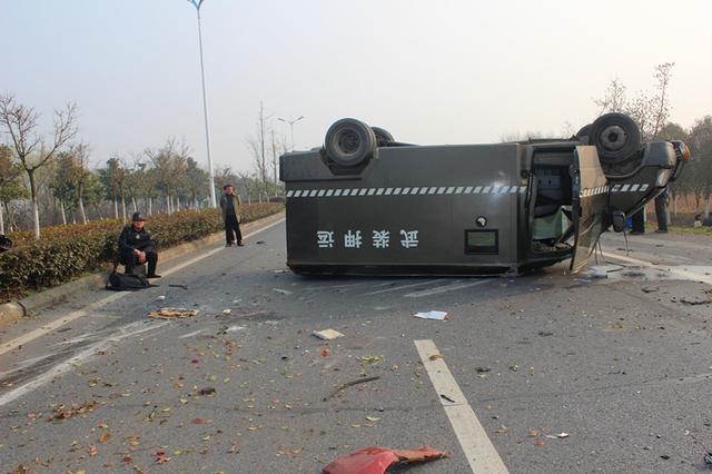 ���գ��˳�����׷β�෭�Ľų��� ����3�˱��׳�